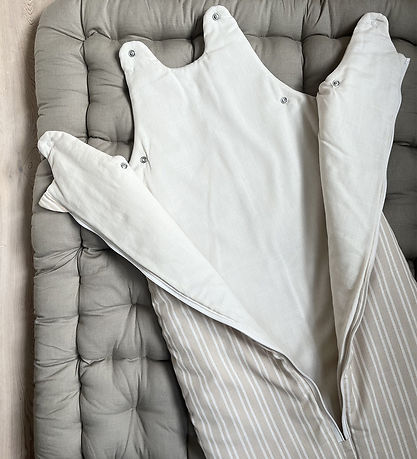 Pine Cone Sovepose - 0-6 mdr. - Beige Stripe