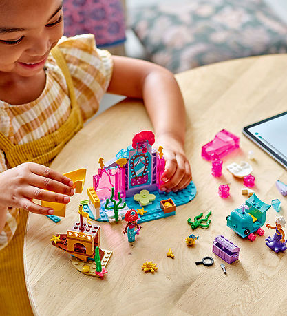 LEGO® Disney - Ariels Krystalhule 43254 - 141 Dele LEGO® Disney - Ariels Krystalhule 43254 - 141 Dele
