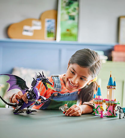 LEGO® Disney - Maleficent?s Dragon Form 43240 - 583 Parts LEGO® Disney - Maleficent?s Dragon Form 43240 - 583 Parts