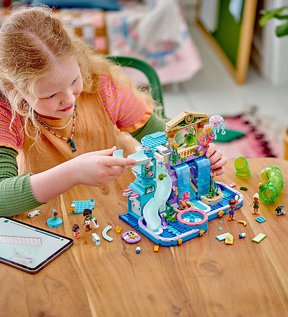 LEGO® Friends - Heartlake City Water Park 42630 - 814 Parts