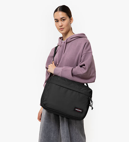 Eastpak Skuldertaske - Crosser - 16L - Sort
