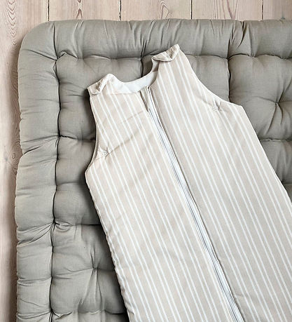 Pine Cone Legemadras - 80x80 cm - Kapok - Mushroom Pine Cone Legemadras - 80x80 cm - Kapok - Mushroom