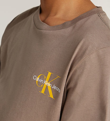 Calvin Klein T-shirt - Chest Monolog - Falcon Calvin Klein T-shirt - Chest Monolog - Falcon