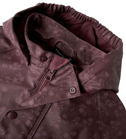 Name It Regndragt m. Fleece - NmfDry10 - Huckleberry m. Blomster Name It Regndragt m. Fleece - NmfDry10 - Huckleberry m. Blomster