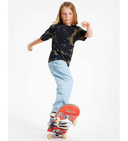 The New Jeans - Loose Fit - TnRe:Turn - Light Blue Denim The New Jeans - Loose Fit - TnRe:Turn - Light Blue Denim