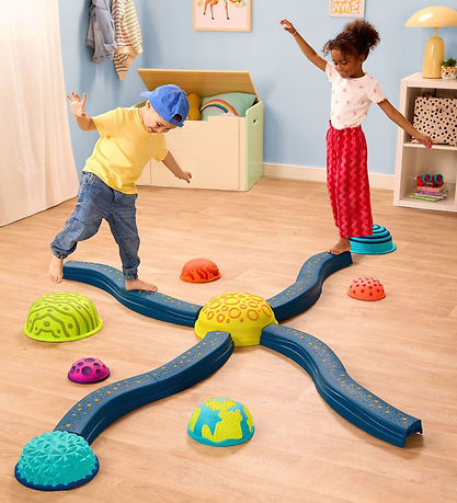 B. toys Balance I Rummet
