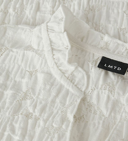 LMTD Top - Short - NlfLace - White Alyssum