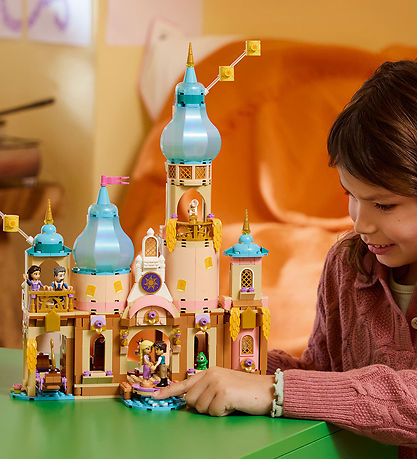 LEGO® Disney - Rapunzels Slot 43297 - 676 Dele