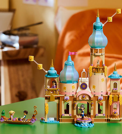 LEGO® Disney - Rapunzels Slot 43297 - 676 Dele