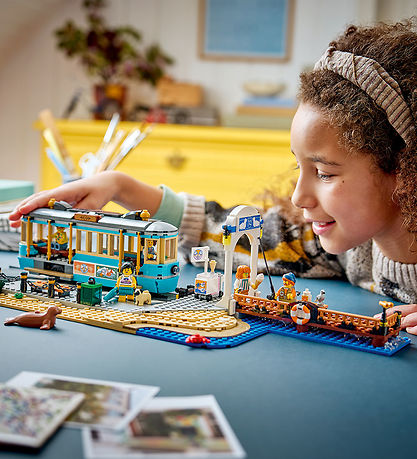 LEGO® City - Klassisk Sporvogn Med Strandstop 60506 - 693 Dele