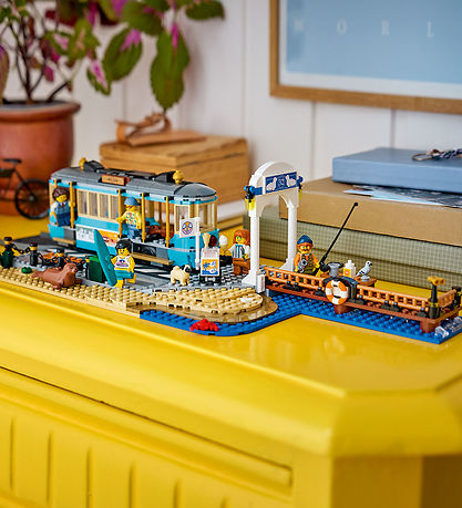 LEGO® City - Klassisk Sporvogn Med Strandstop 60506 - 693 Dele