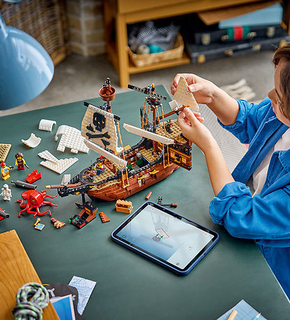 LEGO® Creator - 3-i-1 Ikonisk Piratskib 31387 - 1074 Dele
