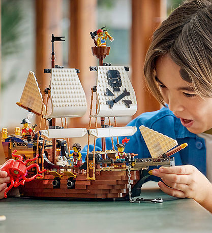LEGO® Creator - 3-i-1 Ikonisk Piratskib 31387 - 1074 Dele