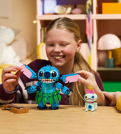 LEGO® Disney - Stitch Og scrump 43296 - 713 Dele