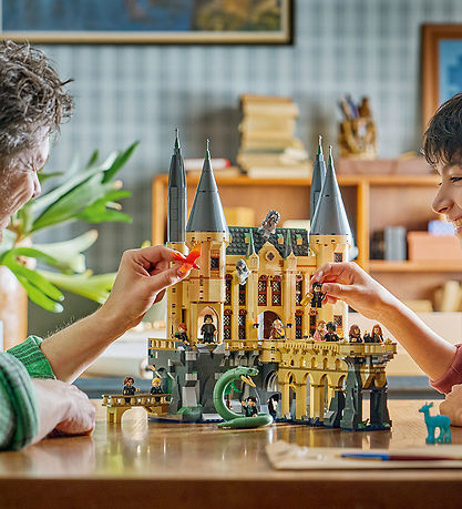LEGO® Harry Potter - Hogwarts-Slottet: Østfløjen