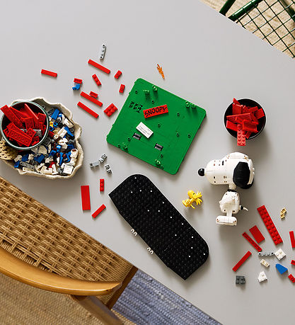 LEGO® Ideas - Radiserne: Nusers Hundehus 21368 - 964 Dele