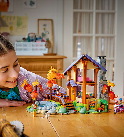 LEGO® Friends - Hyggelig Efterårs-Skovhytte 42705 - 1229 Dele