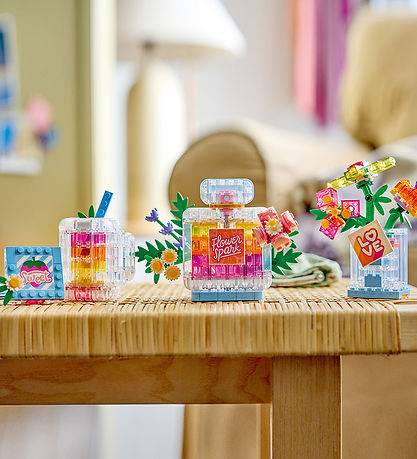 LEGO® Creator - 3-i-1 Blomsterpynt: Parfumeflaske 31383 - 286 De