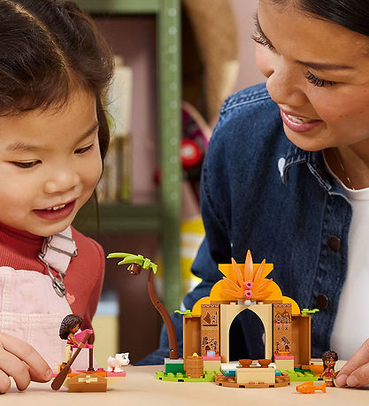 LEGO® Disney - Landsbyhus Og Båd 43282 - 85 Dele