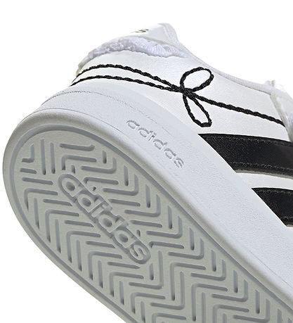 adidas Performance Sko - Grand Court 3.0 GIR - FTWWHT/CBLACK/HIR