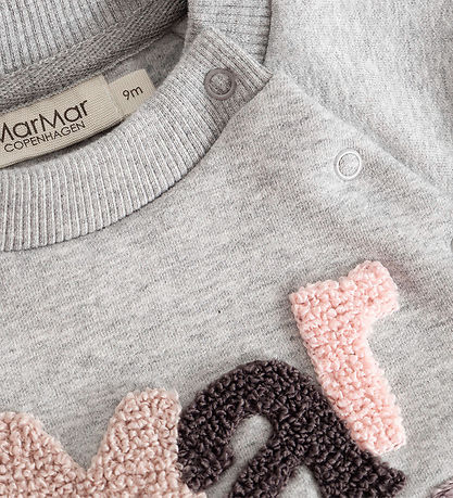 MarMar Bluse - Theos - Cloud Grey Logo m. Rosa