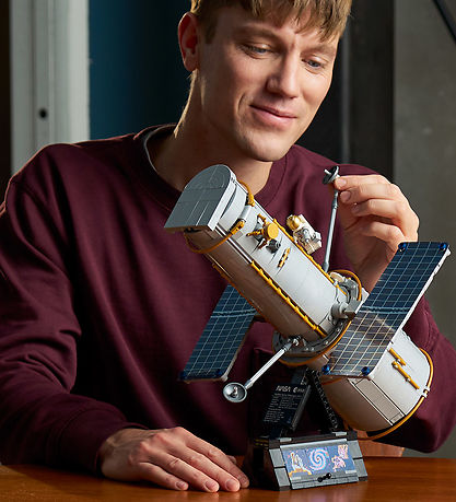LEGO® Icons - Hubble-rumteleskopet 11382 - 1252 Dele