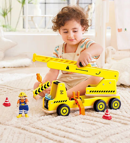 Hape Kranbil - Mobile Crane & Construction Set