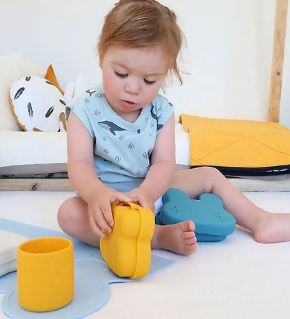 We Might Be Tiny Cup - Silicone - Yellow We Might Be Tiny Cup - Silicone - Yellow