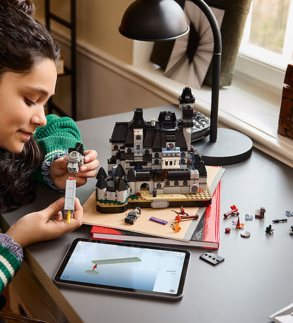 LEGO®Klodser Wednesday - Nevermore Academy - 76788 - 890 Dele