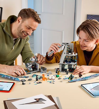 LEGO®Klodser Marvel Avengers - Doomsday Nyt Avengers Tårn - 7635