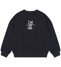 The New Sweatshirt - TnYaw - Black Beauty