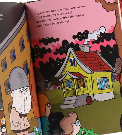 Forlaget Carlsen Bog - Den Superseje Helteklub Og Zombieskolen