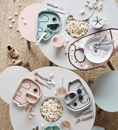 Done By Deer Tallerken - Silikone - 2 Rum - Stick & Stay - Elphe Done By Deer Tallerken - Silikone - 2 Rum - Stick & Stay - Elphe