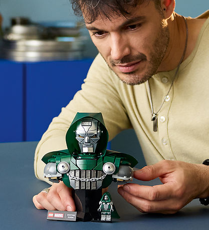 LEGO® Marvel - Doctor Doom-buste - 76345