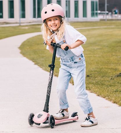 Scoot and Ride Highway Kick 3 - LED - Rose Scoot and Ride Highway Kick 3 - LED - Rose