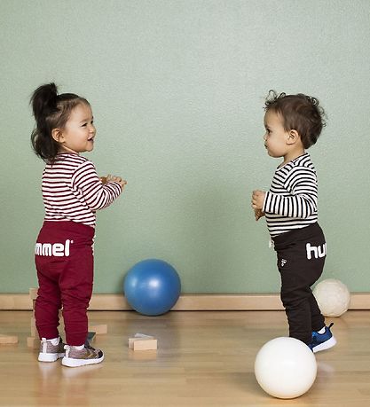 Hummel Blouse - HMLRumle - Wit/Bordeaux streep Hummel Blouse - HMLRumle - Wit/Bordeaux streep