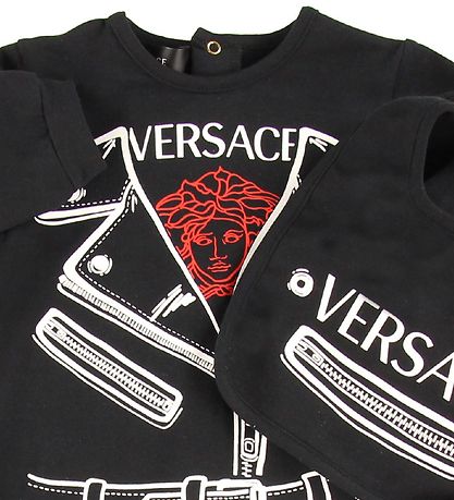 Boîte Cadeau Versace - Grenouillère/Bavoir - Noir av. Imprimé Boîte Cadeau Versace - Grenouillère/Bavoir - Noir av. Imprimé
