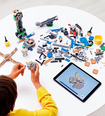LEGO® Super Mario - Reznor-væltning - Udv. 71390 - 862 Dele