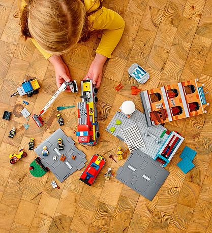 LEGO® City - Brandkorps 60321 - 766 Dele LEGO® City - Brandkorps 60321 - 766 Dele