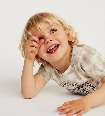 Petit by Sofie Schnoor T-shirt - Julius - Warm Grey w. Tiger Petit by Sofie Schnoor T-shirt - Julius - Warm Grey w. Tiger