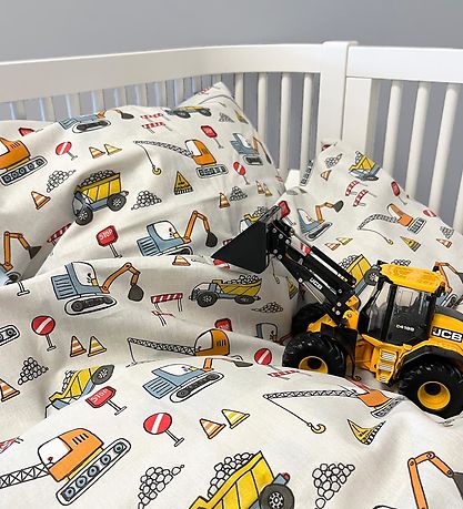 Nørgaard Madsens Sengetøj - Baby - Beige m. Gravemaskiner Nørgaard Madsens Sengetøj - Baby - Beige m. Gravemaskiner