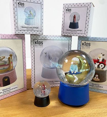 Kids by Friis Snekugle m. Musik - Ø:14 cm - Ole Lukøje Kids by Friis Snekugle m. Musik - Ø:14 cm - Ole Lukøje