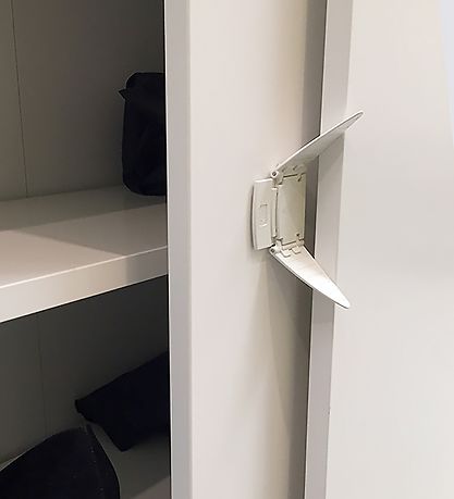 BabyDan Børnesikring - Skydedørslås - Hvid BabyDan Børnesikring - Skydedørslås - Hvid