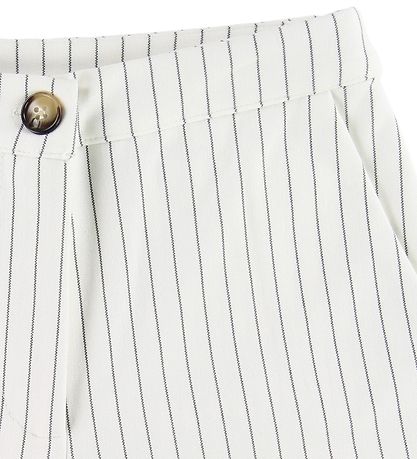 Grunt Shorts - Henna Bermuda - White w. Stripes Grunt Shorts - Henna Bermuda - White w. Stripes