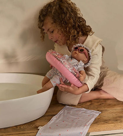 Little Dutch Dukke m. Tilbehør - 33 cm - Badedukke Mara