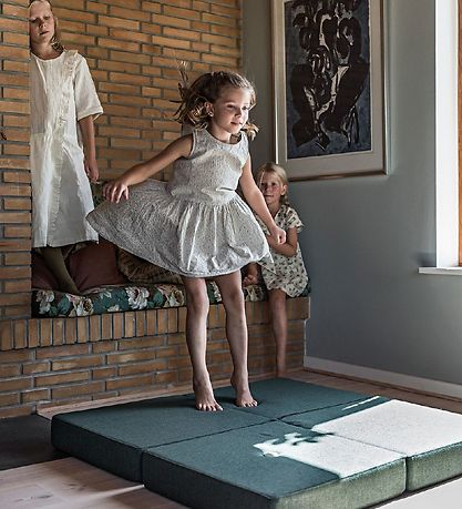 by KlipKlap Foldemadras - 4 Fold - 100x100 cm - Deep Green/Light by KlipKlap Foldemadras - 4 Fold - 100x100 cm - Deep Green/Light