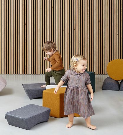 by KlipKlap Tumlemøbel - Mrs. Skirt - 45x30x14 cm - Blue Grey