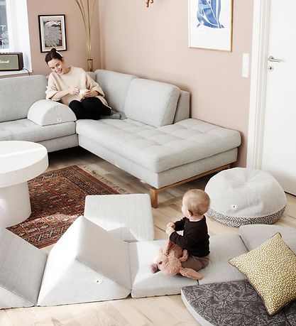 Pine Cone Foldemadras - 45x140 cm - Triangle - Happy Play - Sand Pine Cone Foldemadras - 45x140 cm - Triangle - Happy Play - Sand