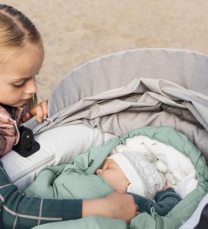 Voksi Kørepose - Explorer - Dusty Green Flying