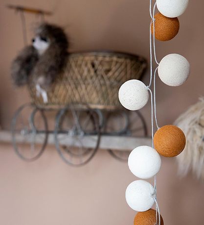 Iris Lights Lyskæde - 290 cm - 20 Lys - Amber Iris Lights Lyskæde - 290 cm - 20 Lys - Amber